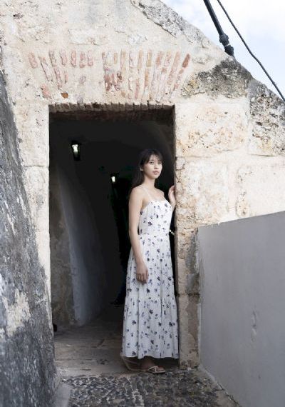 女人脱了内裤趴开腿让男躁动态图_BD电影在线看