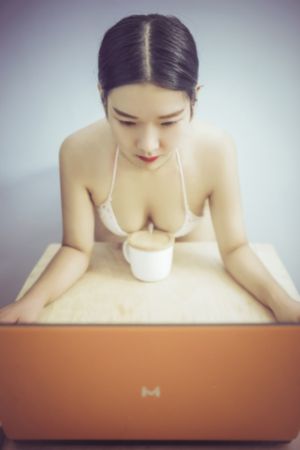 娃娃脸中字免费_BD韩语高清电影在线